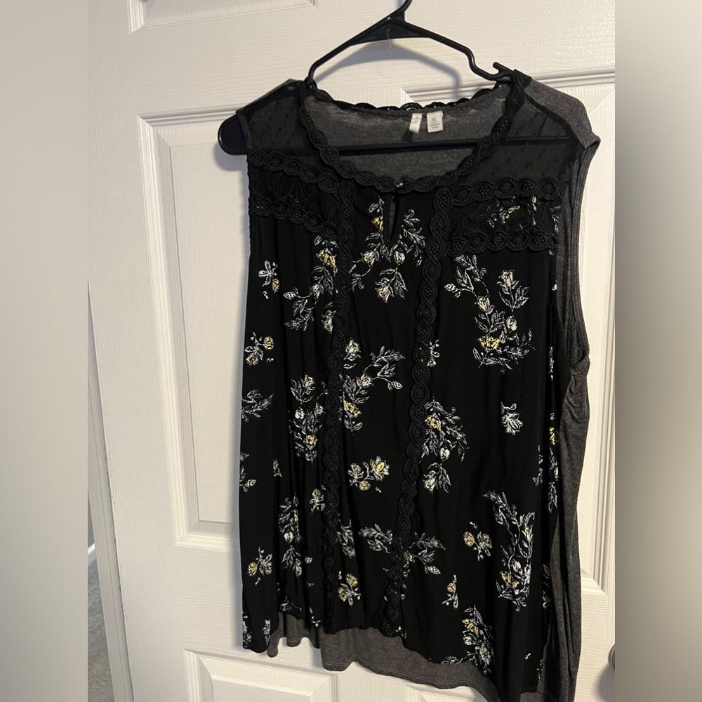 Floral top with lace